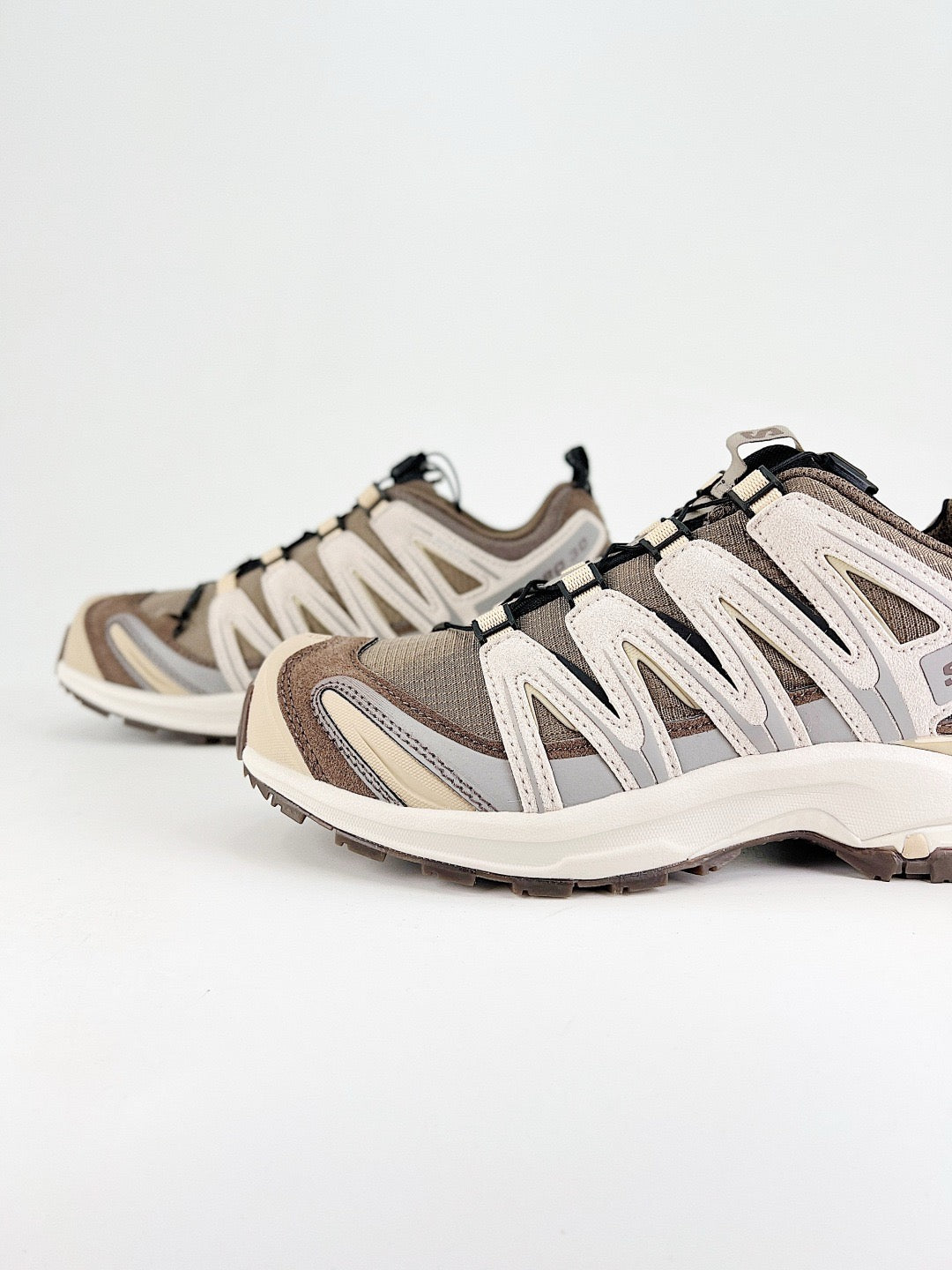 Salomon XT-6 Sneakers Outdoor Hiking Shoes Men Women Trail Running Shoes Brown and beige colorway
