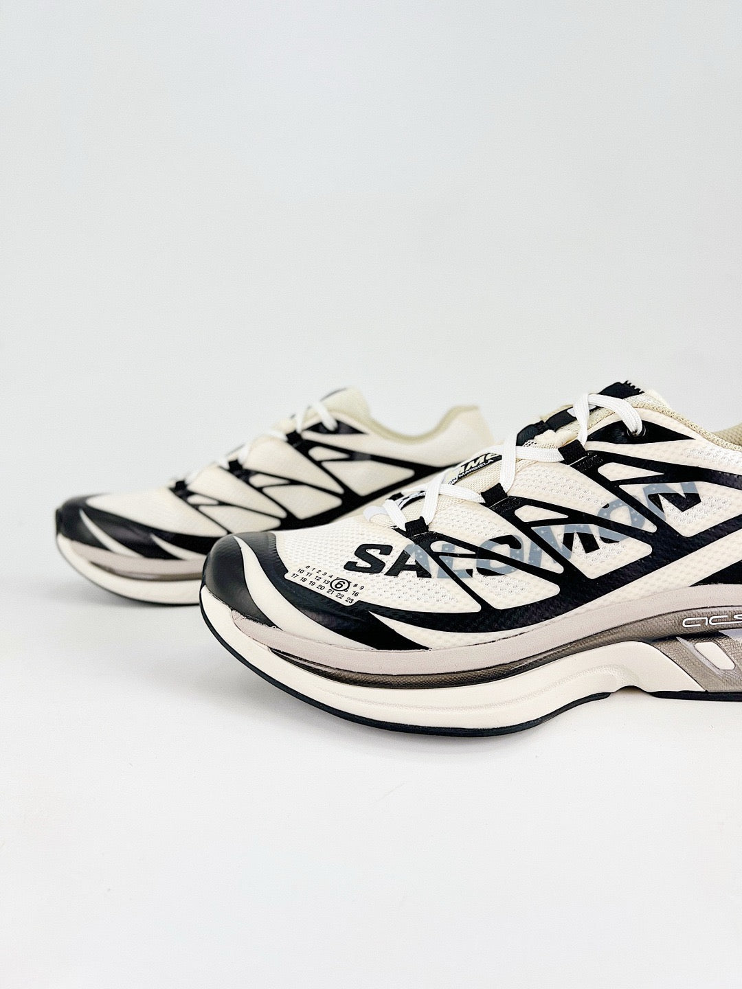 Salomon XT-6 S-LAB Outdoor Trail Running Sneakers Unisex Cream White & Black