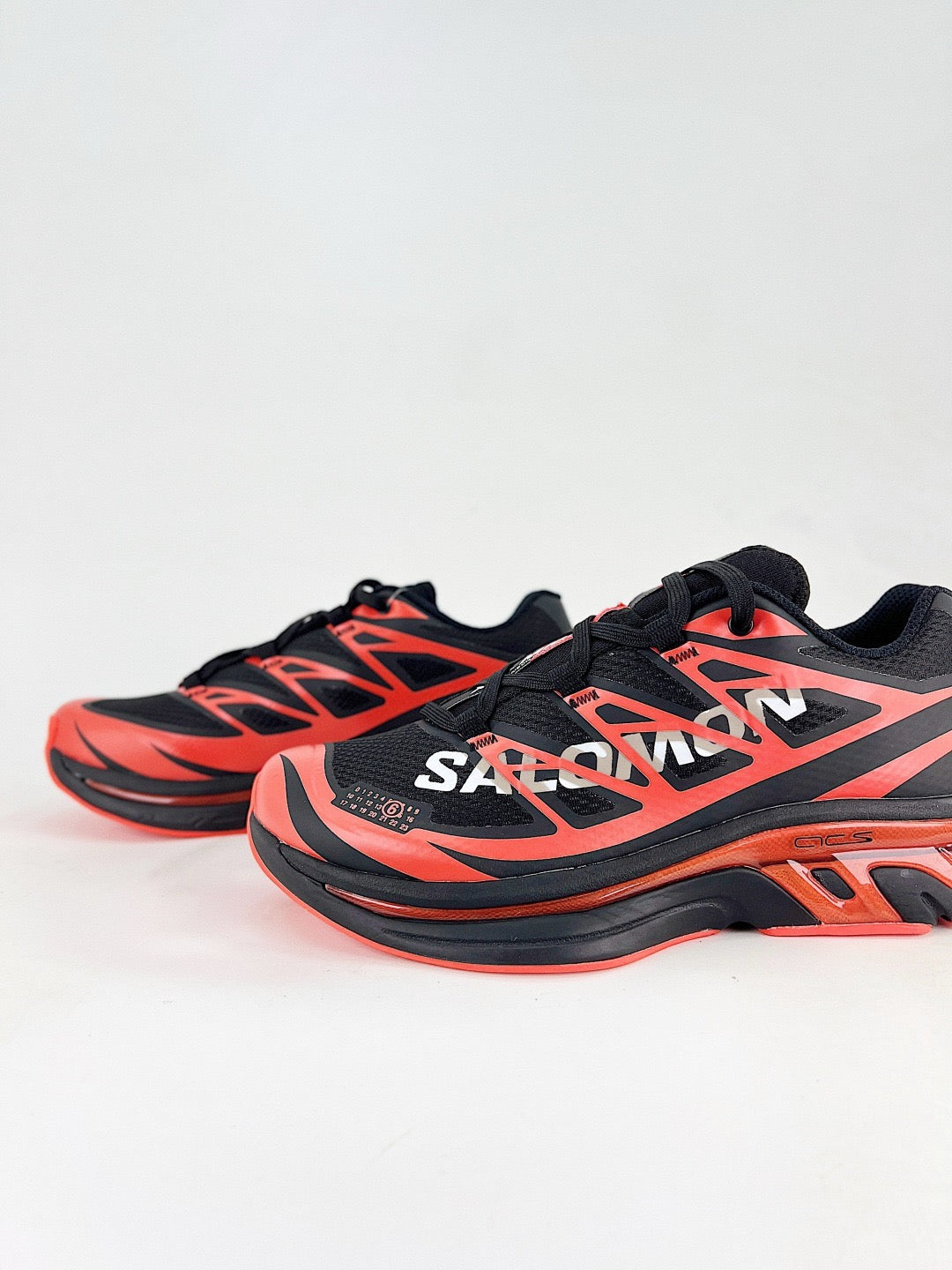 Salomon XT-MM6 MM6 Maison Margiela Collaborative Sneakers Unisex Black Cherry Tomato