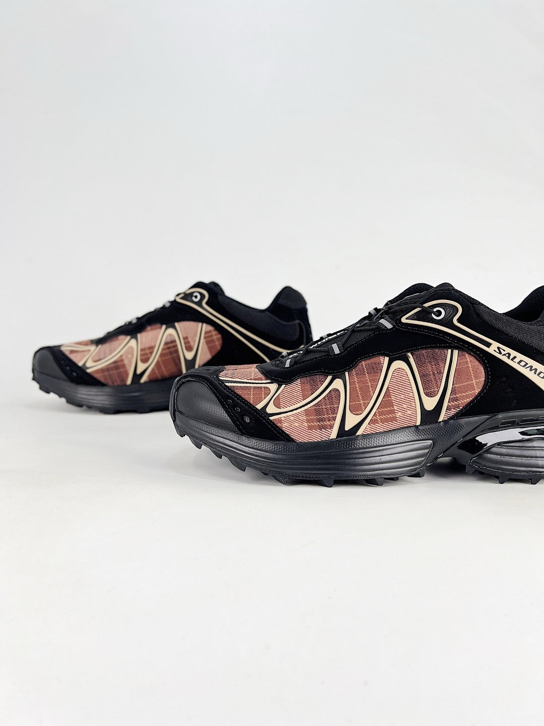 Salomon XT-6 Advanced Sneaker Black Brown Plaid Trail Shoes Unisex
