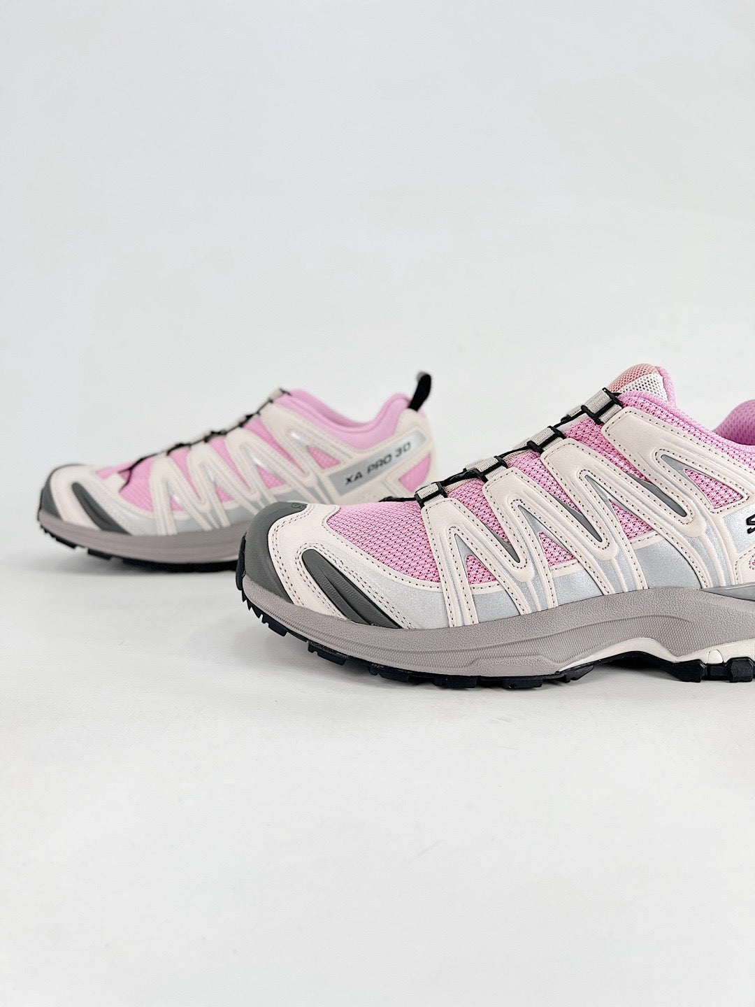 Salomon XT-6 Sneaker Pink White Light Grey Trail Shoes Unisex
