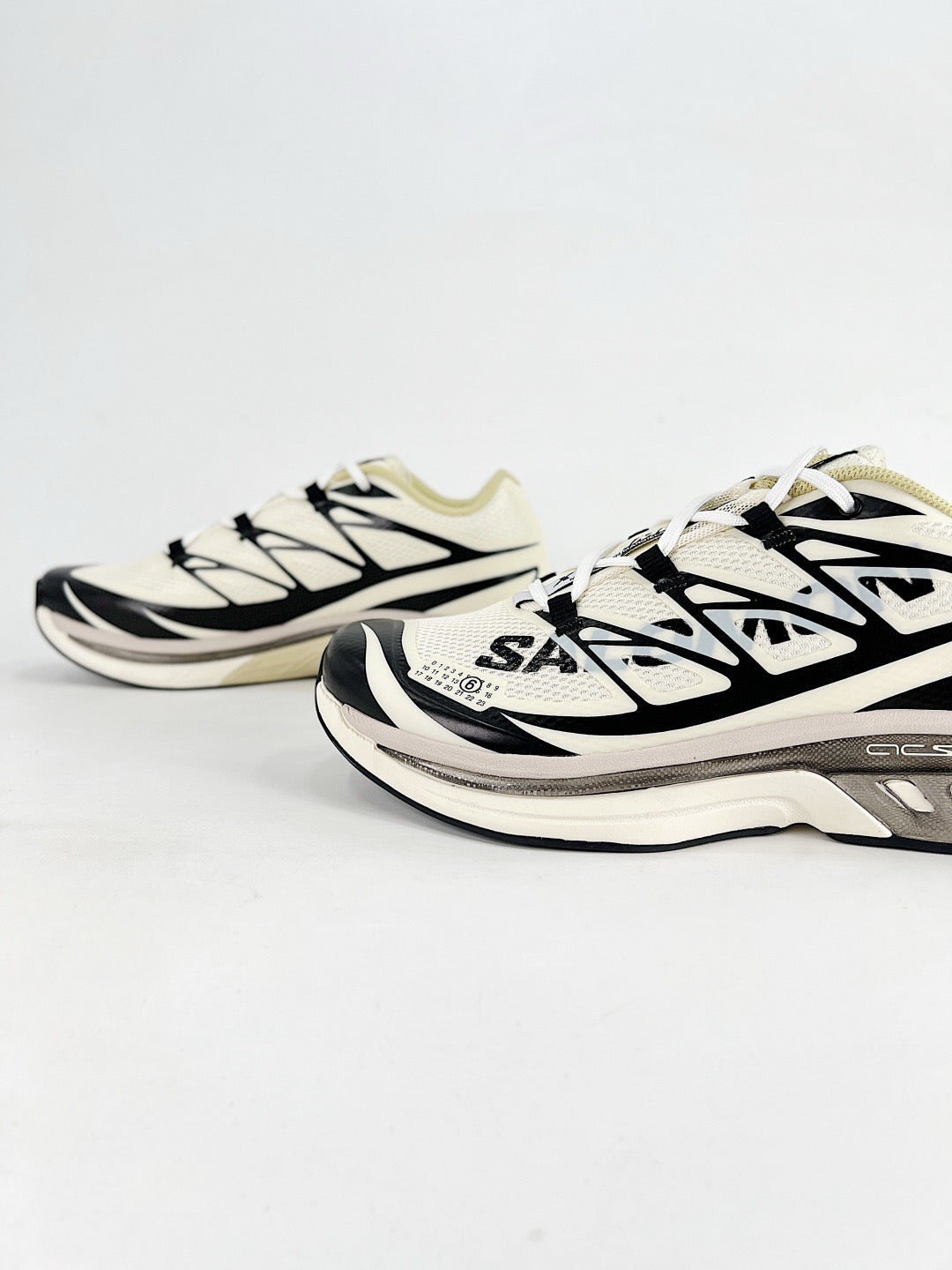 Salomon XT-6 S-LAB Sneaker Cream White Black Trail Shoes Unisex