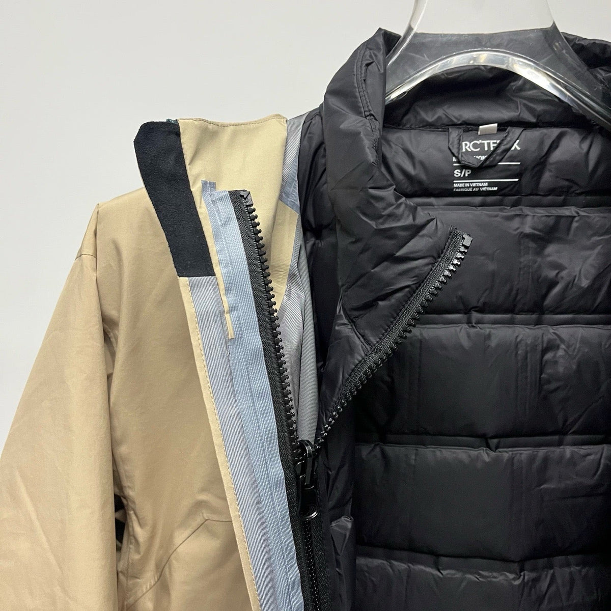 Arc'teryx 3-in-1 Hooded Down Jacket | Winter Layering System Light Khaki