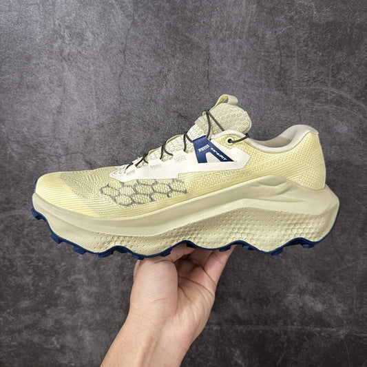 Salomon ULTRA GLIDE 4 Unisex Trail Running Shoes Pale yellow/Navy